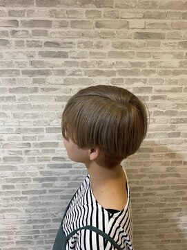 ラッソヘアー(Lasso hair) ペールグレージュ