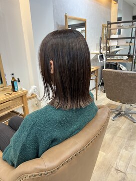 ジーニー(GeeNY) パツっと切りっぱなし外ハネボブ