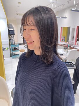 バサ 江古田店(BASSA) ミディアムボブ、切りっぱなし、顔周りに合わせ、
