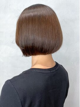 アイティーバイアルバム 藤沢店(IT by ALBUM) 艶感ボブ_ハッシュカットフルバングレッドブラウン_ba477811