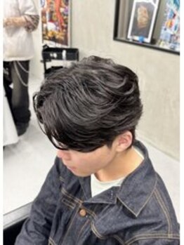 バジー バイ ディーアンドティー(Buzzy by D&T)の写真/骨格や生え癖を計算した「似合わせ」カット。一人一人の個性を活かし、朝のセットがキマる男の理想の形へ◎