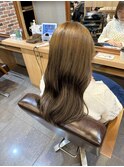 オリーブベージュ