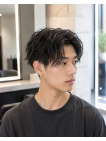 MEN's Baguz MEN'Sカット/ MEN'Sパーマ/ MEN'Sカラー 黒髪センターパートニュアンスパーマ韓国メンズ