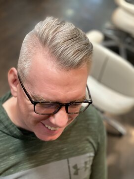 オムヘアーバイグルーマーズ(HOMME HAIR by GROOMER/S) #barberstyle #fadecut #サイドパート #hommehair2nd櫻井