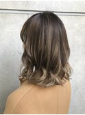 フォギーベージュグラデーション