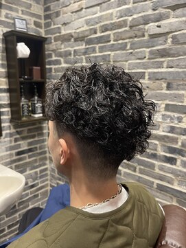 ミリオンバックス 御徒町店(Million Backs) スパイラルパーマ/ツイストパーマ/かき上げ<理容室>[御徒町]