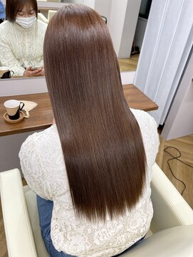 シカ 神戸三宮元町店(Cica) 髪質改善 トリートメント 艶髪 神戸 三宮美容室 ベージュ 元町