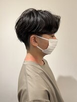 リリアーナ(LILIANA)&nbsp;ニュアンスパーマ　メンズパーマ　センターパート　池袋