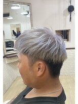 ジア ヘアーアンドネイル シルバーカラー