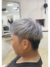 ジア ヘアーアンドネイル シルバーカラー