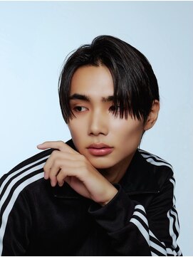 アイトーキョー 渋谷(AI TOKYO) 縮毛矯正×センターパート