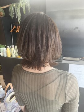 リンダイーロ(Linda Hiro) 【札幌円山】ミディアムレイヤー/アッシュグレー/くびれレイヤー