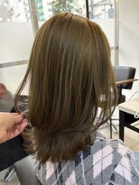 アルメリア 池袋(Arumeria)&nbsp;オリーブカラーオリーブベージュレイヤーカットくびれヘア