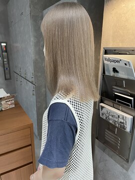 スリー(three) ワンブリーチブロンド