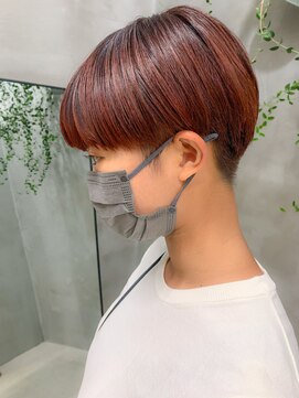 テトヘアー(teto hair) オレンジカラー、マッシュショート、刈り上げ、オレンジベージュ