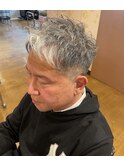 グレイヘアをかっこよく