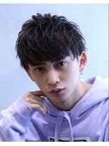 束感ショート王道刈り上げツーブロックスーツひし形パーマ