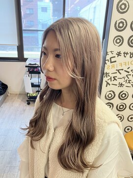 コワファースト長崎シャンプーボーイ 2nd(COIFF1RST 長崎 SHAMPOO BOY) 長崎 ケアブリーチ 韓国ヘア ミルクティーベージュ 顔周りカット