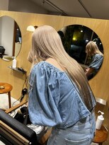 スタン 渋谷(Stam)&nbsp;ナチュラルブロンドウルフカット冬カラー透明感ブリーチ渋谷駅