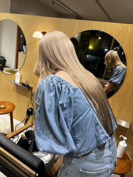 スタン 渋谷(Stam) ナチュラルブロンドウルフカット冬カラー透明感ブリーチ渋谷駅