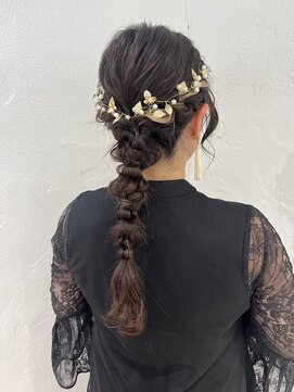 シェリ(Cheri) 大人可愛い編みおろしヘアアレンジ