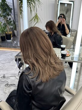 エヴァン(HEVIN) ミルクティーベージュ×レイヤー