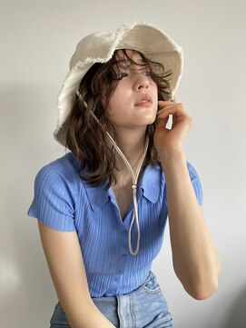 エイチ 天神橋(H) レイヤーカットシースルーマッシュハイライトアンブレラカラー