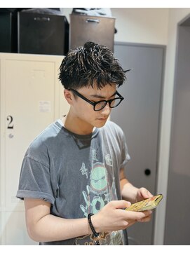 メラク(Merak) メンズ/メンズカット/スパイキーショート/黒髪/ピンパーマ