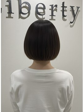 リバティ 吉祥寺(Liberty) 酸性ストレートミニボブ