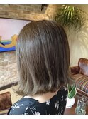 切りっぱなしボブ×フォギーベージュ