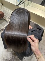 ロロ(ro-ro) 【恵比寿 ro-ro】不足した栄養を補い芯を補強するトリートメント