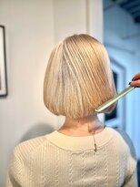 マリン(Marine)&nbsp;20代30代ミニボブハイトーンブロンドヘア