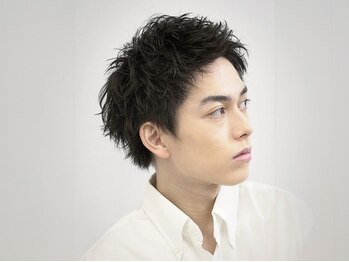 イズバイフィフス(is by fifth)の写真/社会人に必要不可欠な「清潔感」や「爽やかさ」を兼ね備える《スパイキーショート》が人気◎[メンズカット]