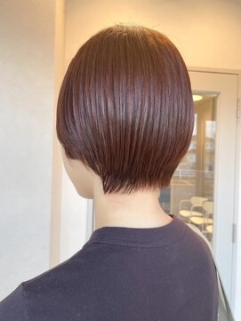 ポジ(poji) ショートヘアー　ブラウンカラー　前髪カット　顔まわり　韓国風