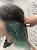 ミントカラーのインナーで爽やかに