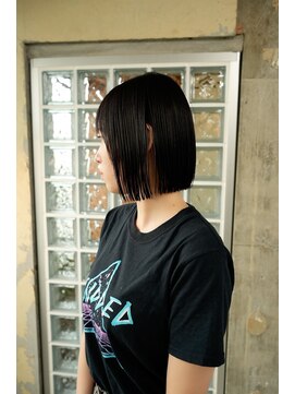 シゼン(SHIZEN) ぱつっとボブ×髪質改善ストレート