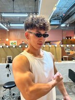 エディ(Edy) メンズスペインカールスキンフェード刈り上げ外国人風ケアパーマ