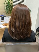 ウイ バイ ファースト 北四番丁店(u'i by first)&nbsp;ナチュラルなくびれで魅せる大人ミディアム