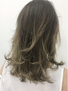 エイゾー(EIZO) 抜け感ハイライトオリーブベージュ