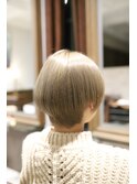 ベージュ