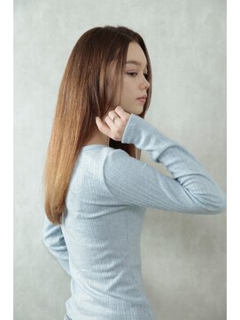 ディスオモテサンドウ 表参道(This OMOTESANDO) 大人ストカール艶ベージュ　山本