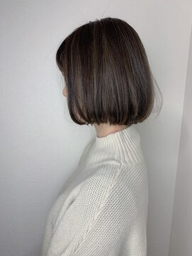 モルニ(MORNI) グレージュ_マロンベージュ Aラインボブ かきあげ