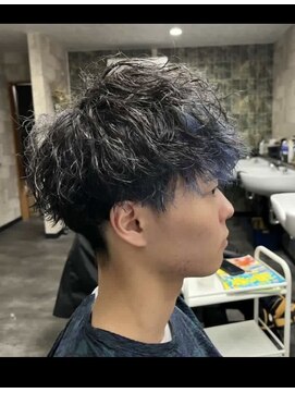 エスフォーメン  愛国西店(es for men) マッシュベース/ソフトツイストスパイラル/インナーカラーブルー