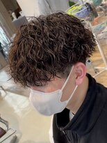 フィフスワン(fifth one)&nbsp;波巻きパーマメンズパーマメンズヘアツーブロックツイストパーマ