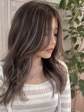 ヨロ 小岩(YOLO) ハイライトショートヘアダブルカラーイルミナカラーオージュア