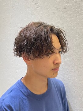 バース バイ ハピネス(BIRTH by happiness) ツイストスパイラル長めセンターパート　ツイスパ　メンズパーマ