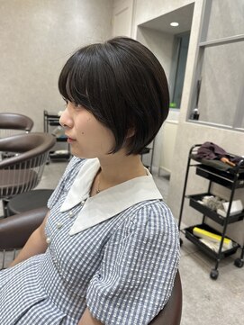 ロンド レア 天神大名店(Lond Le’a) ブルーブラックショートボブ暗髪グレージュ韓国ブルベ