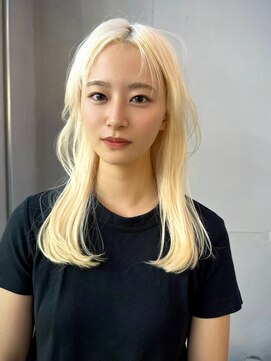 ステップボーンカット トーキョー(STEP BONE CUT TOKYO) 【ステップボーンカット】ミディアムヘア/ハイトーンカラー