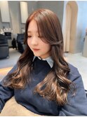 韓国レイヤースタイルワンブリーチで柔らかい大人ベージュカラー