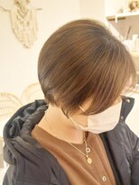 アットティー 金沢文庫(at tee...)&nbsp;【丸みショート×白髪ぼかしハイライト】